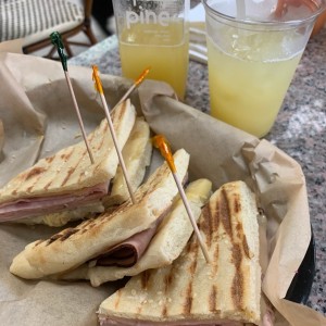 Panini Selva Negra con Jugo PINE