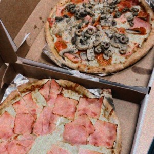 pizza de combinacion y pizza de jamon 