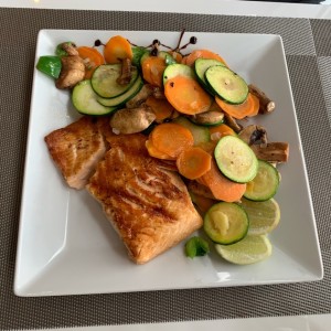 salmon grillado