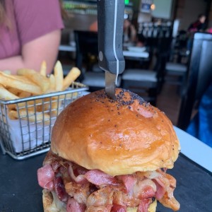 Deluxe Burger with Bacon