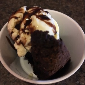 Brownie con helado