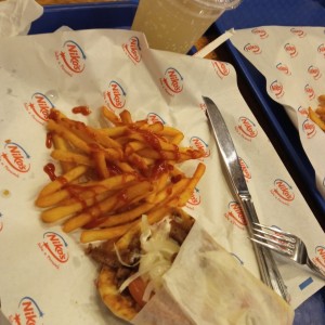 Combo - gyro original + acompañamiento + bebida