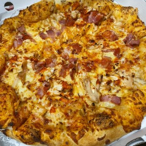 Pizza de Pollo con Bacon 