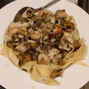 Fetuccini al oleo Frutti di Mare