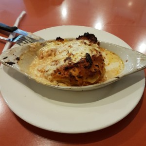 Lasagna de pollo gratinada