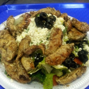 Ensalada griega con pollo (beirut express) albrook