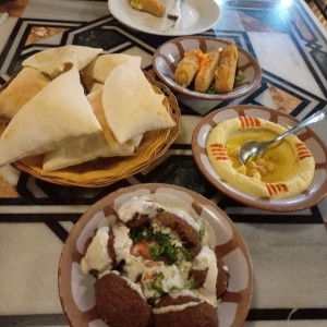 Entradas Libanesas - Falafel