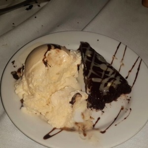 Brownie con helado