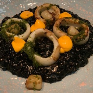 calamares en salsa negra