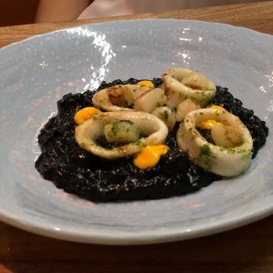 risotto calamares en su tinta