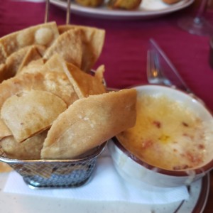 Queso Fundido con Chorizo