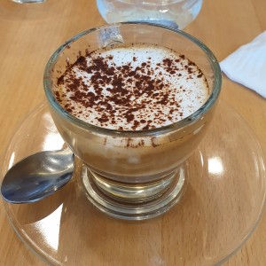 Clementino (espresso con crema de leche y cacao)