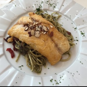 corvina con spaghetti al pesto