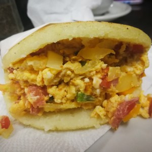 Arepa con perico