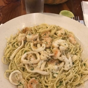 Pasta con Mariscos al oleo.