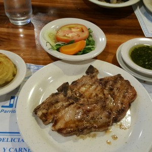 Chuletas frescas a la parrilla