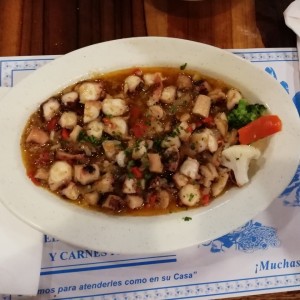 Pulpo al ajillo