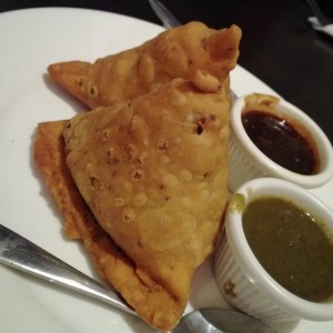 Picadas - Veg. Samosas