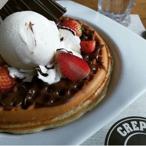 wafles con helado