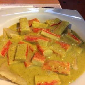 Crepe de palmitos de cangrejo con curry