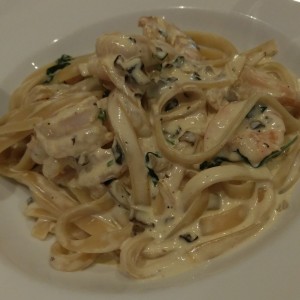 Fettuccine con camarones