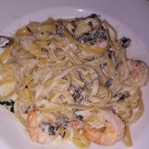 Alfredo con camarones