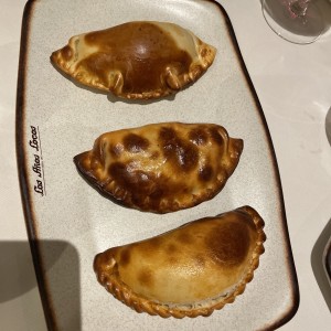 Empanadas Argentinas Fritas o al Horno