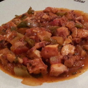 Pulpo en salsa criolla picante