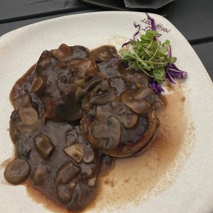 Filete Mignon con Tocino Artesanal y Salsa de Hongos