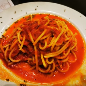 Spaghetti al pomodoro e basilico