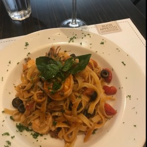 Pasta artesanal con langostinos