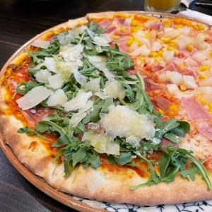 Pizza Stizzoli / Hawaiana