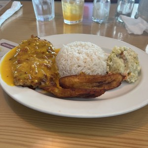 Filete de pescado al ajillo