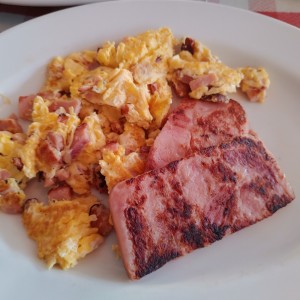 Desayunos - Huevos revueltos y orden de jamon
