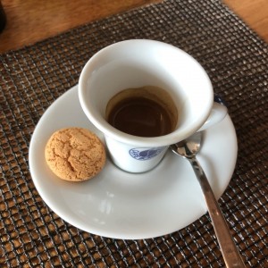 espresso con galleta de almendra