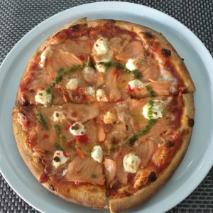 pizza de salmon con queso crema