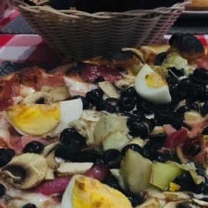 Yo le llamaria pizza portuguesa