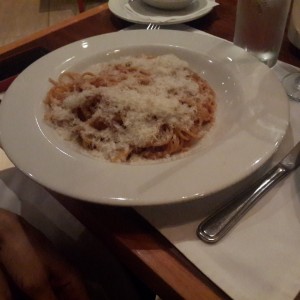 Spaguetti al Pomodoro con Hongos