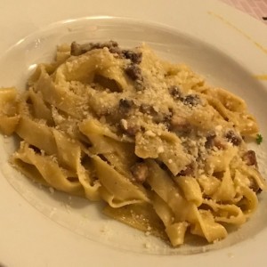 Fettuccini alla Carbonara a la Italiana