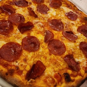 pizza peperonni con maiz