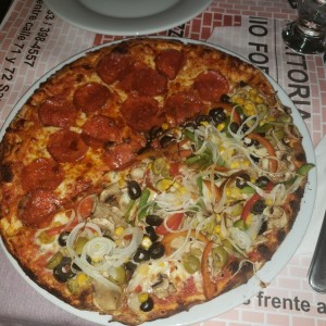 PIZZA VEGETARIANA Y DE PEPERONI