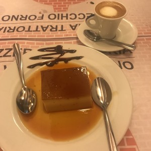 flan de la casa con expresso cortado