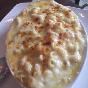 mac and cheese con camarones
