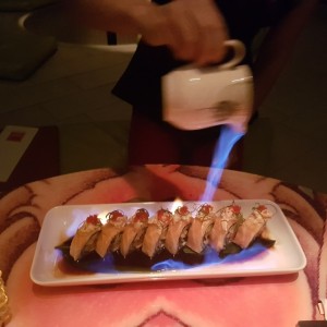 sushi flameado