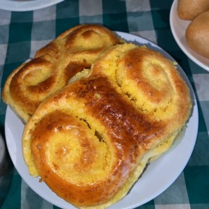 Pan de Coco y Crema