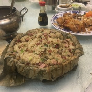 Arroz con hoja de lotus