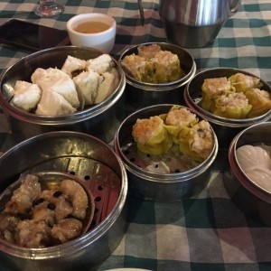 Dim Sam - Ham Pao, siumai, hakao, costillitas de puerco 