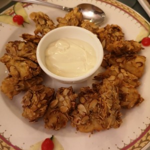 Filete de pescado apanado con almendras