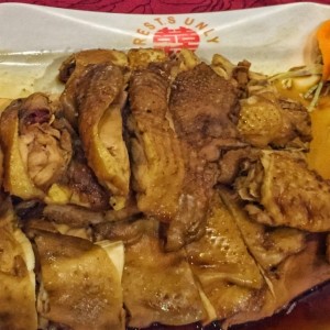 Gallina en Salsa de Soya