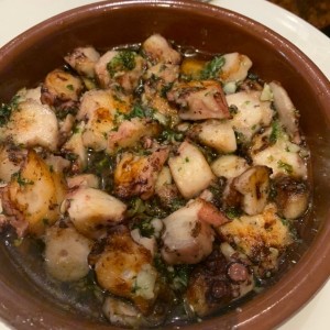 Pulpo a la Plancha, a la gallega, encebollado o al Ajillo